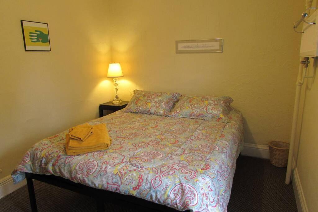 Great Gorge Guesthouse - Walk To The Falls, The Casino And All Downtown Restaurants - Across From The Aquarium 나이아가라폴스 외부 사진