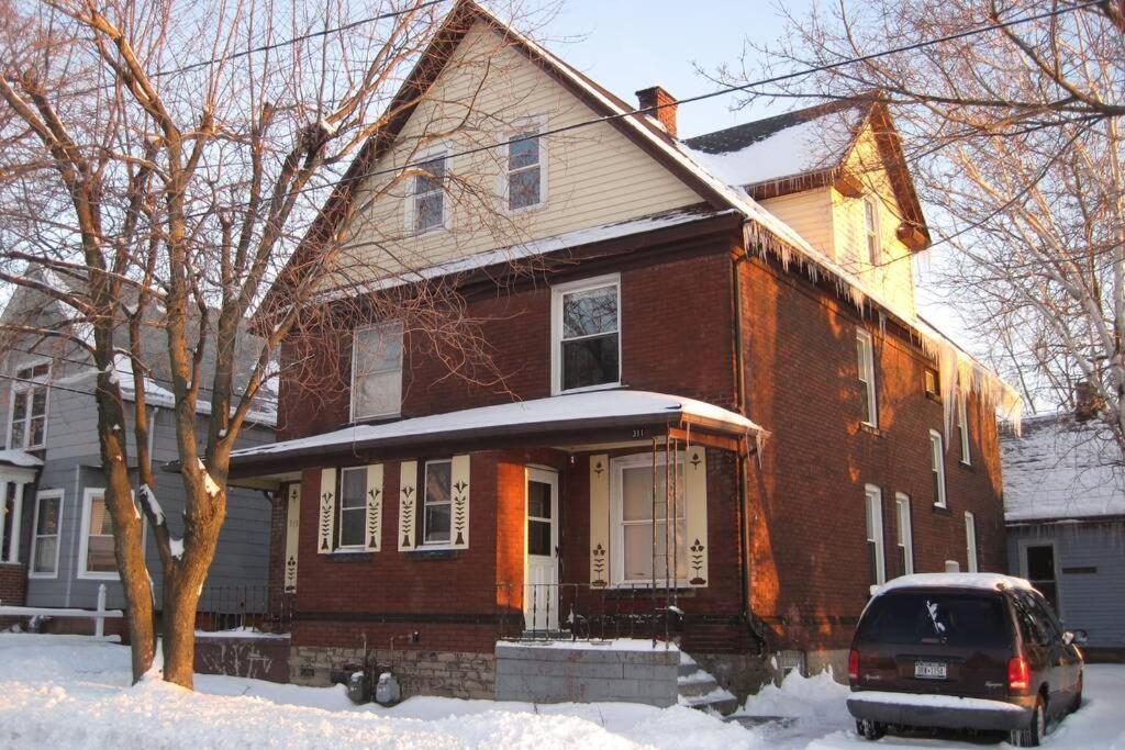 Great Gorge Guesthouse - Walk To The Falls, The Casino And All Downtown Restaurants - Across From The Aquarium 나이아가라폴스 외부 사진