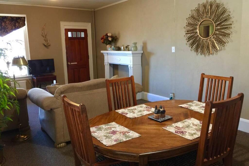 Great Gorge Guesthouse - Walk To The Falls, The Casino And All Downtown Restaurants - Across From The Aquarium 나이아가라폴스 외부 사진