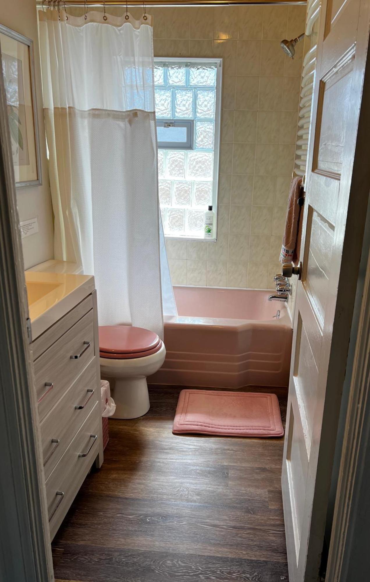 Great Gorge Guesthouse - Walk To The Falls, The Casino And All Downtown Restaurants - Across From The Aquarium 나이아가라폴스 외부 사진